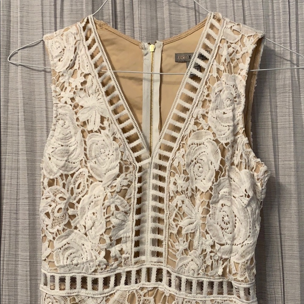 BRAND NEW** Midi lace dress